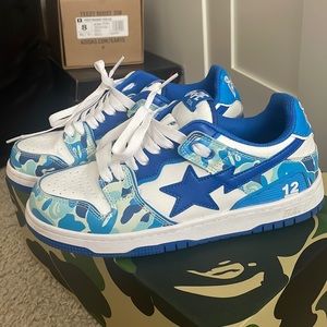 super cute blue bathing apes!